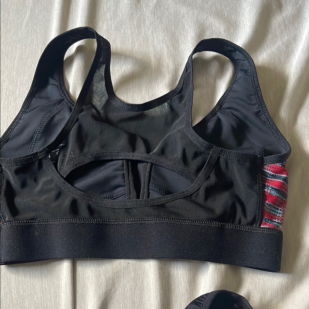 Two Human Performance Engineering Sport Bras Gent… - image 4